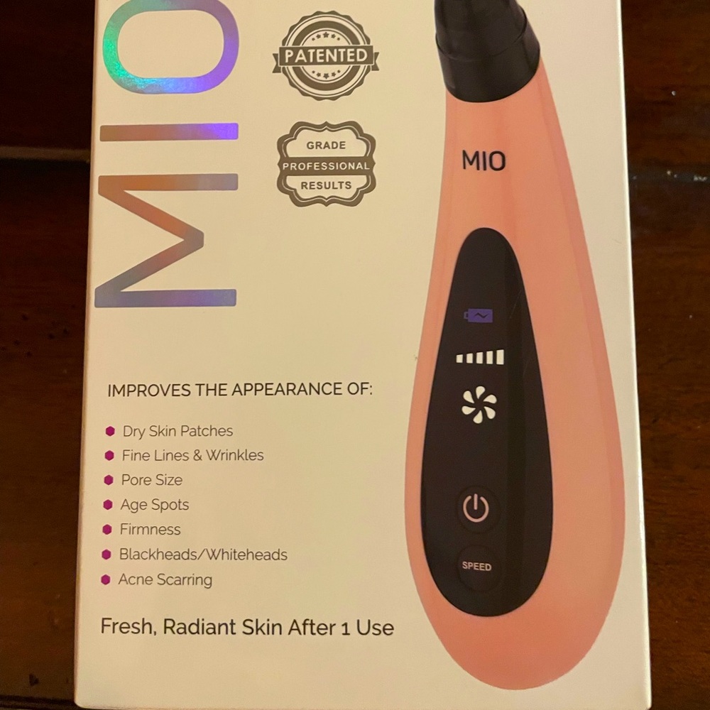 MIO- microdermabrasion & pore extraction skin resurfacing system